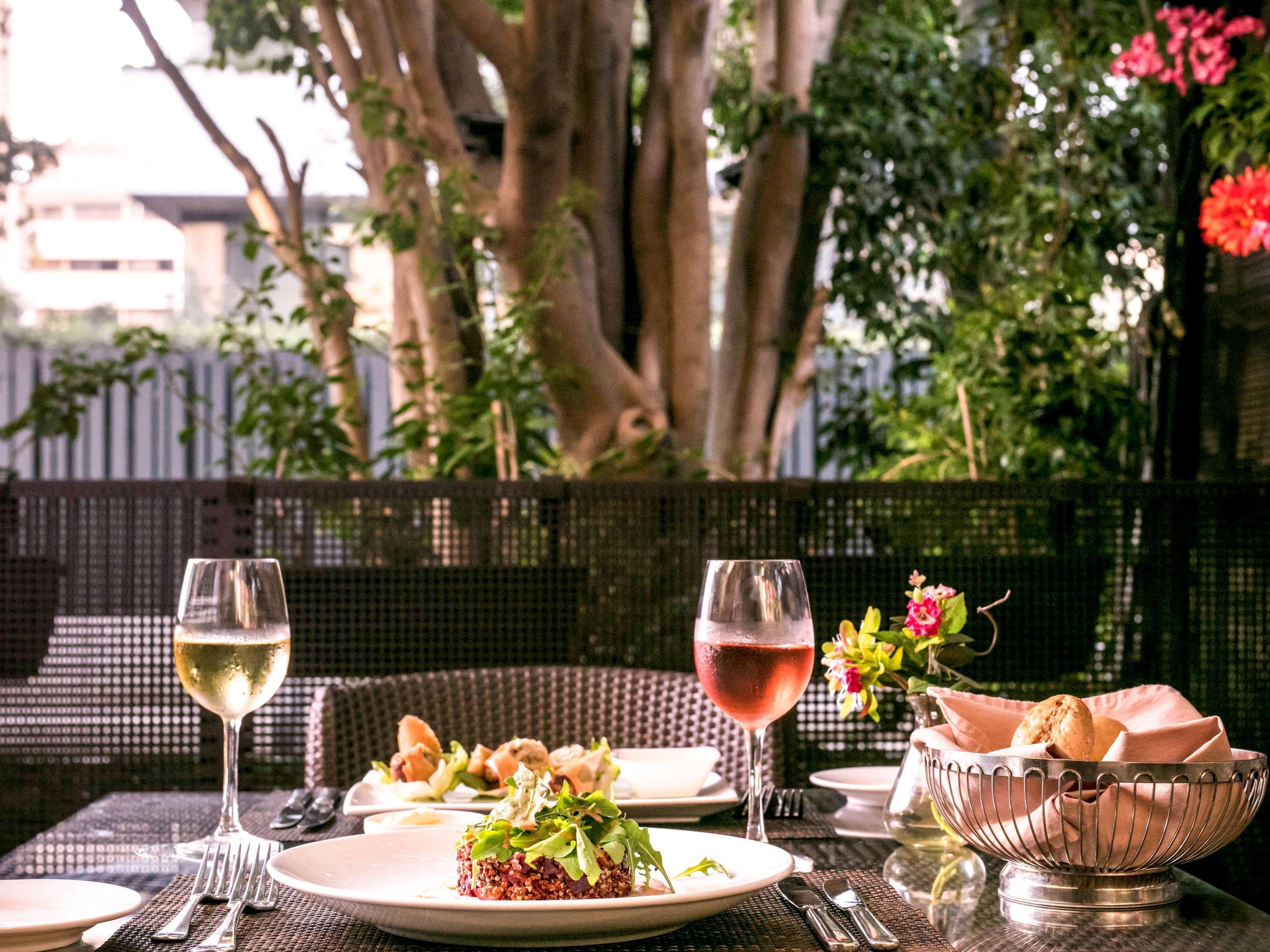 Sofitel Beirut Le Gabriel Hotel Buitenkant foto