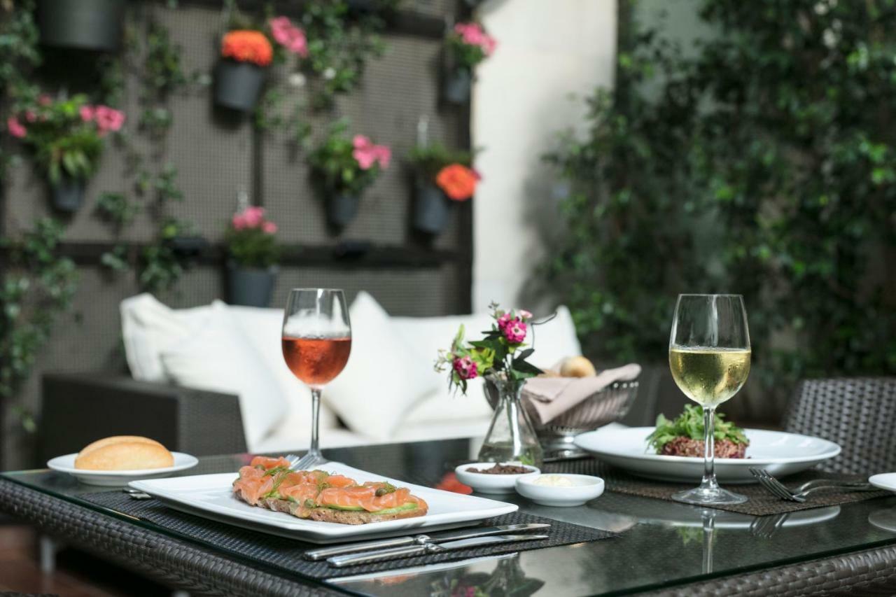 Sofitel Beirut Le Gabriel Hotel Buitenkant foto